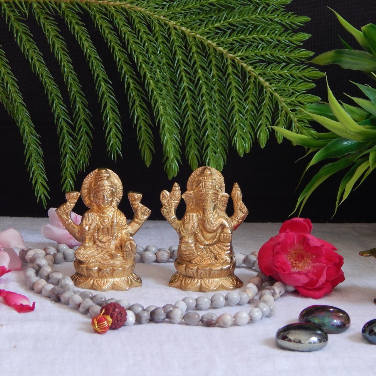 Lord Ganesh Goddess Lakshmi Pair Idol