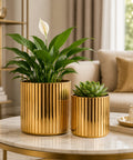 ecofynd Set of 2 Ribbed Metal Pedestal Planter – Gold Finish