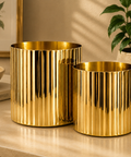 ecofynd Set of 2 Ribbed Metal Pedestal Planter – Gold Finish