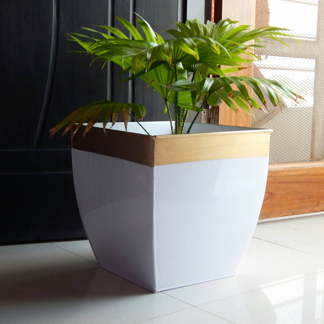 Midland 12 inches White Tapered Planter Large Planters freeshipping - Ecofynd