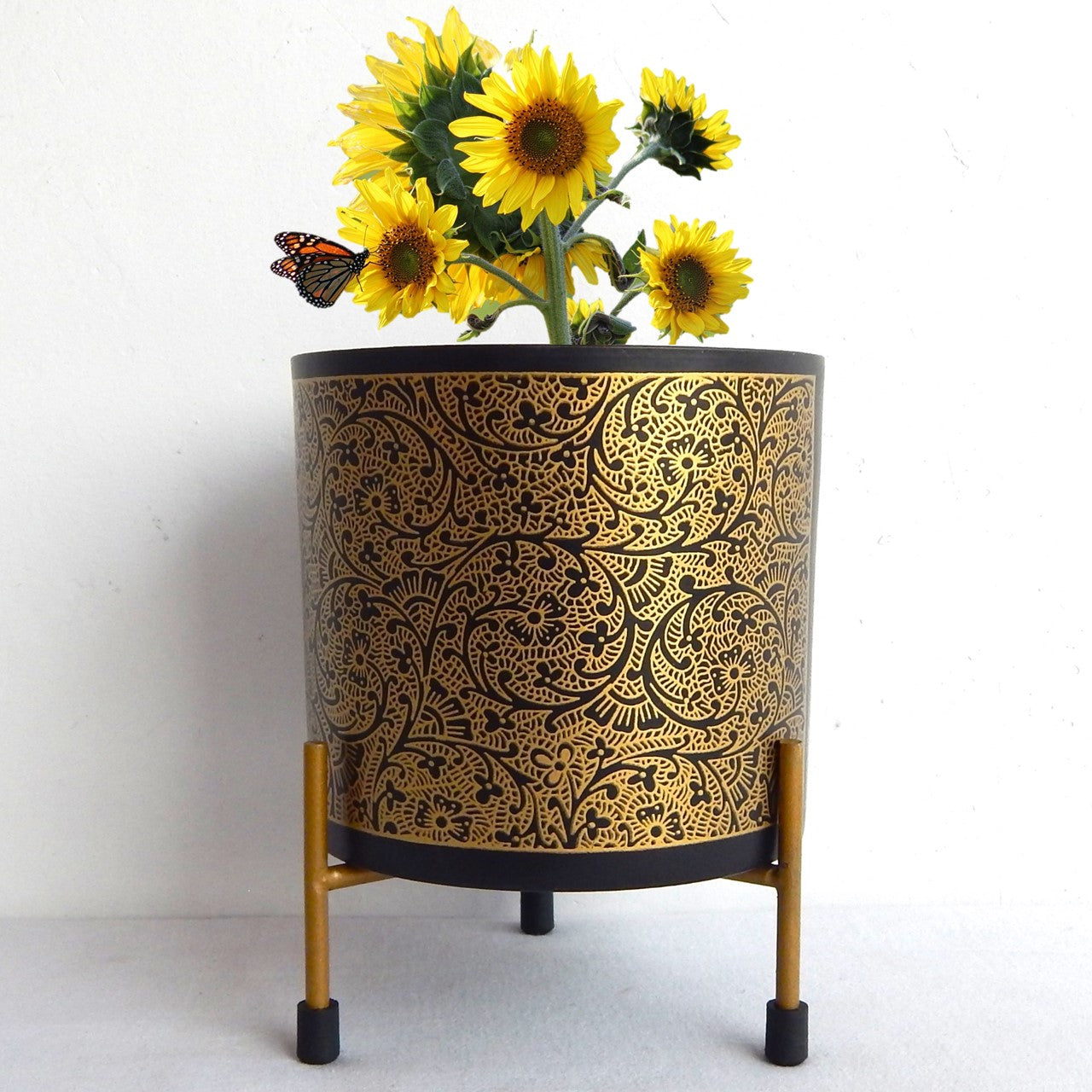 ecofynd 5 inches Alan Black Metal Planter Pot with Gold Stand Planter freeshipping - Ecofynd